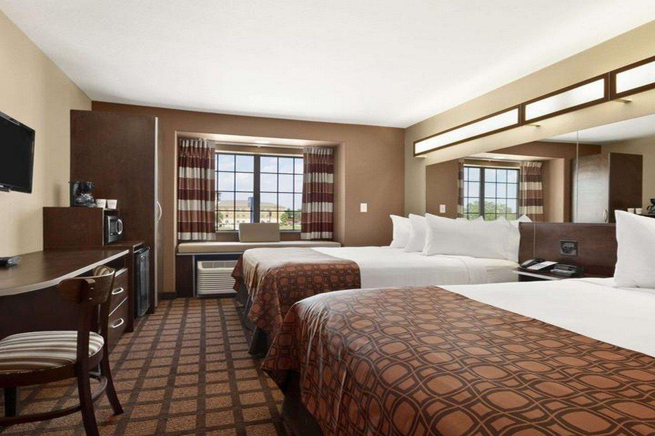 Garner Hotel Gonzales By Ihg Exterior photo