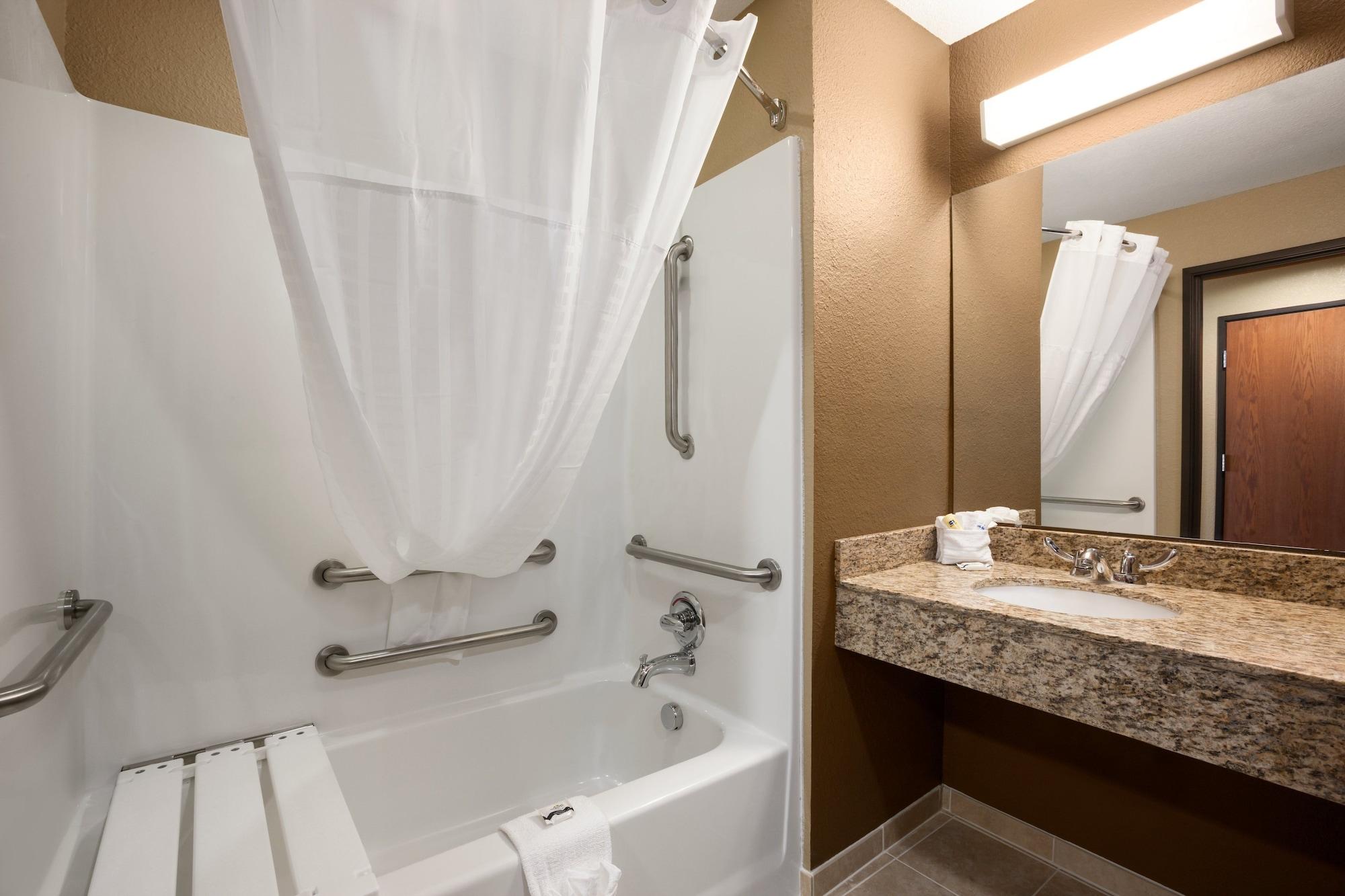 Garner Hotel Gonzales By Ihg Exterior photo
