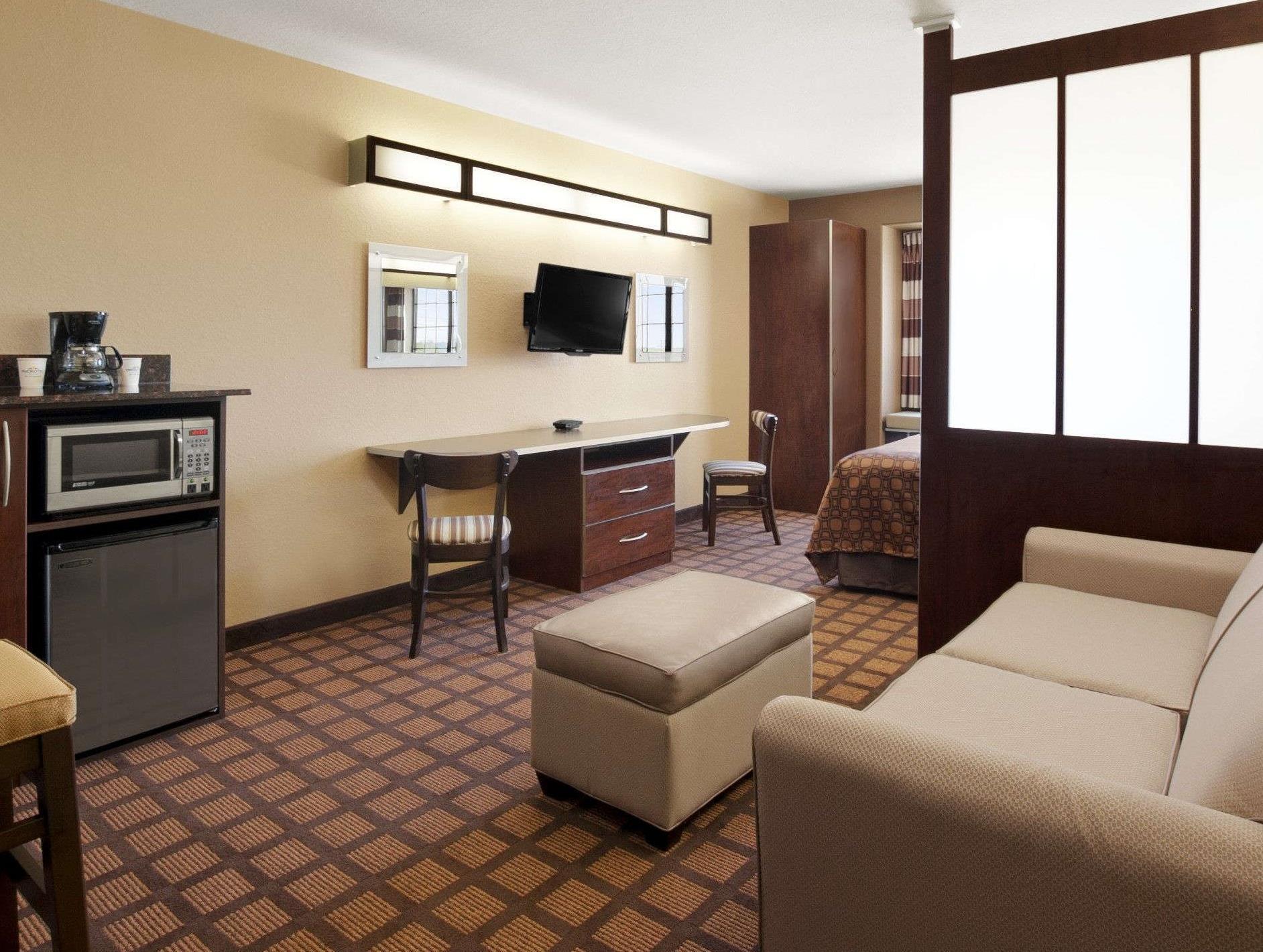 Garner Hotel Gonzales By Ihg Exterior photo
