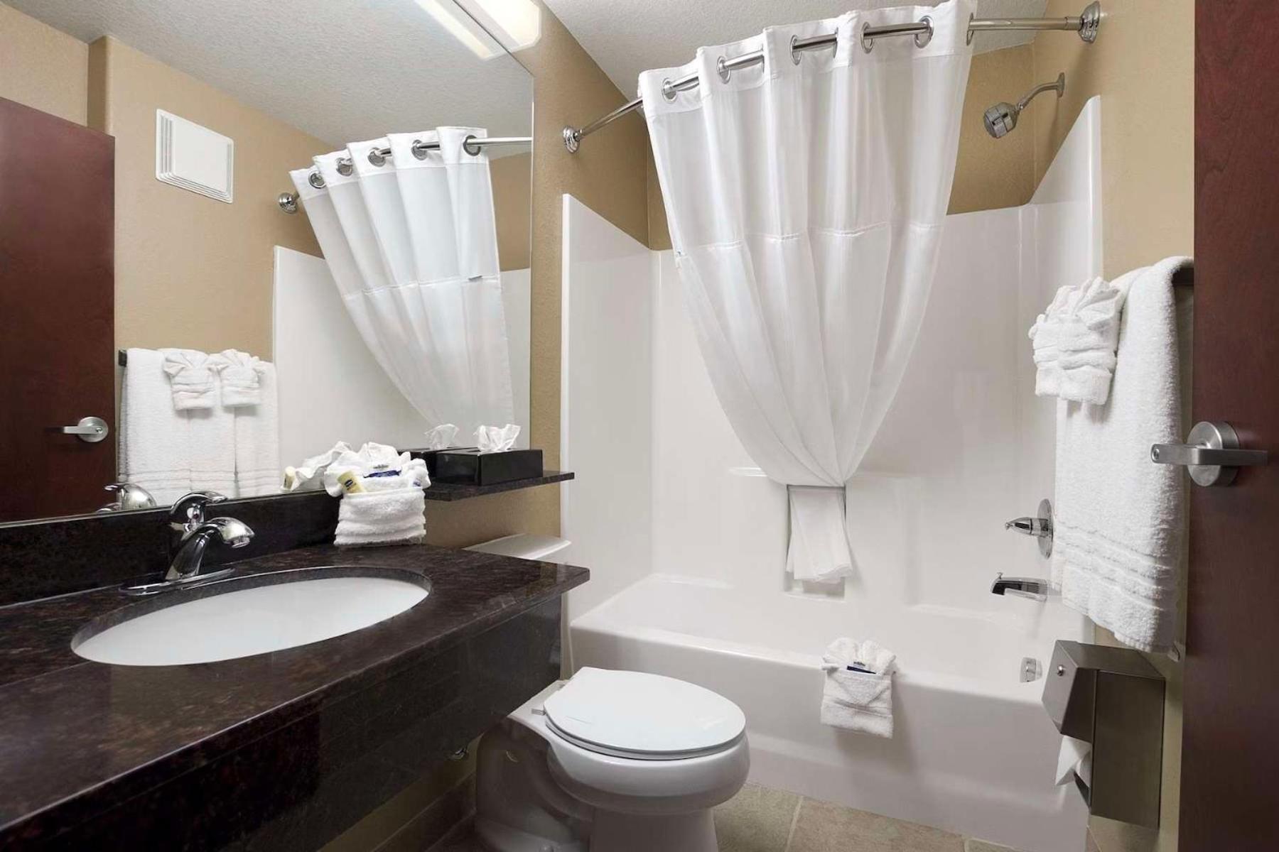 Garner Hotel Gonzales By Ihg Exterior photo